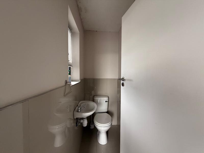 To Let Commercial Property for Rent in Mount Pleasant Eastern Cape